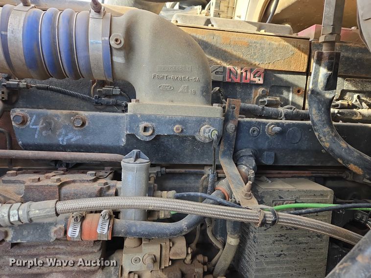 image for item ES2637 1996 Ford AT9513 semi truck