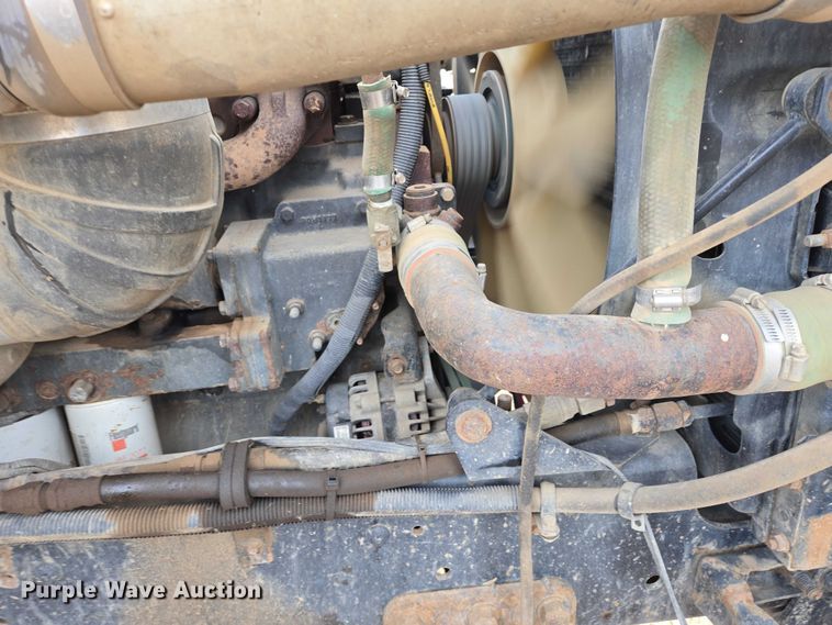 image for item ES2637 1996 Ford AT9513 semi truck