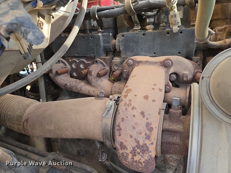 image for item ES2637 1996 Ford AT9513 semi truck