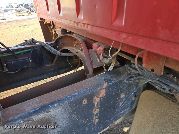 image for item ES2638 1978 Ford LT8000 tank truck