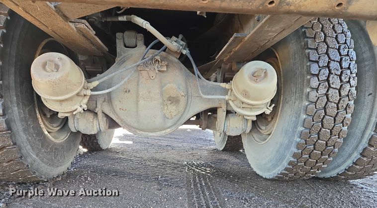 image for item ES2638 1978 Ford LT8000 tank truck