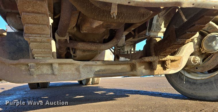 image for item ES2638 1978 Ford LT8000 tank truck