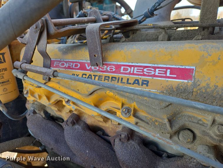 image for item ES2638 1978 Ford LT8000 tank truck