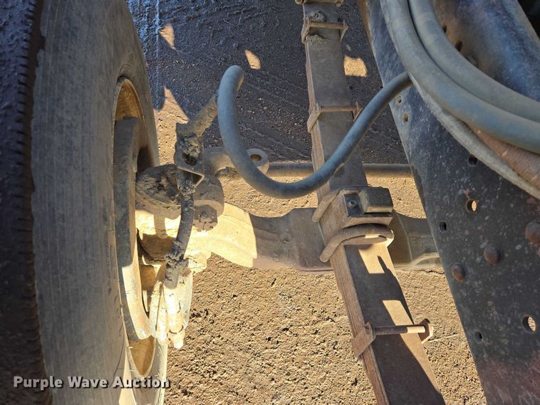 image for item ES2638 1978 Ford LT8000 tank truck