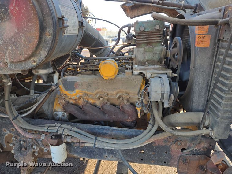 image for item ES2638 1978 Ford LT8000 tank truck