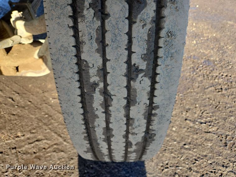 image for item ES2638 1978 Ford LT8000 tank truck