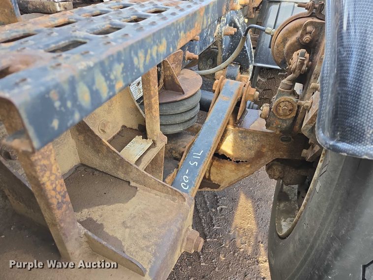 image for item ES2639 2000 Sterling A9522 semi truck