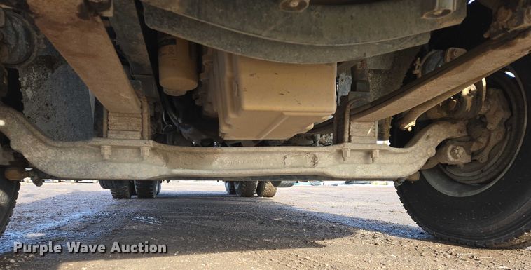 image for item ES2639 2000 Sterling A9522 semi truck