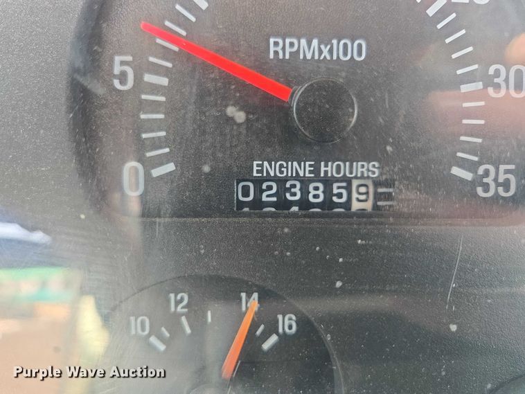 image for item ES2639 2000 Sterling A9522 semi truck