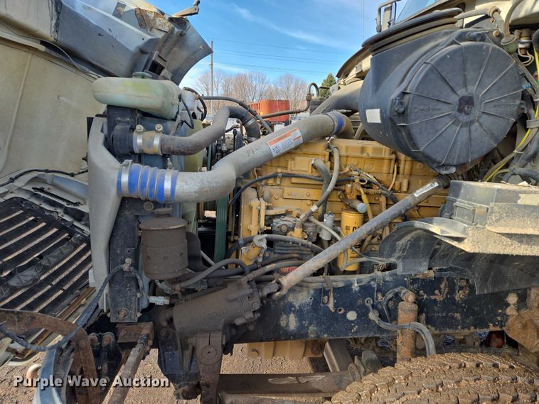 image for item ES2639 2000 Sterling A9522 semi truck