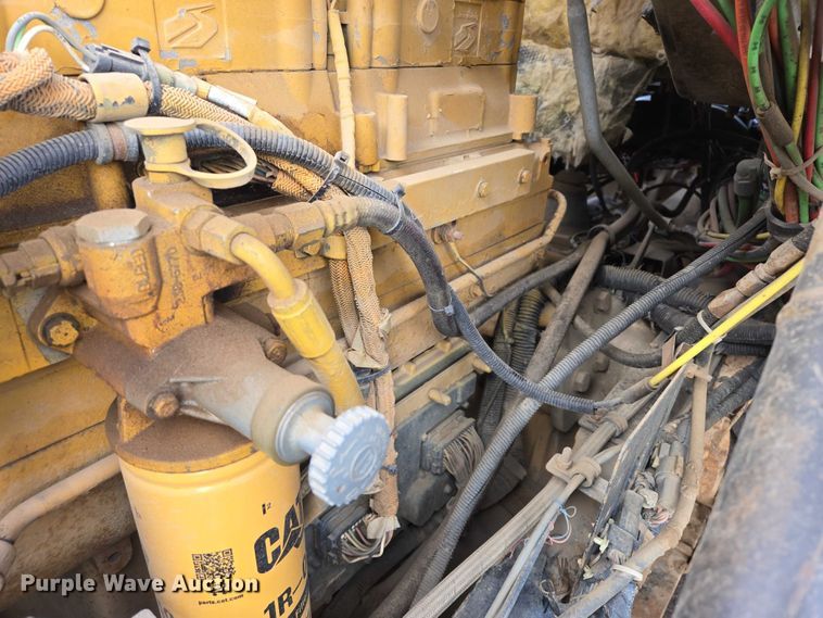 image for item ES2639 2000 Sterling A9522 semi truck