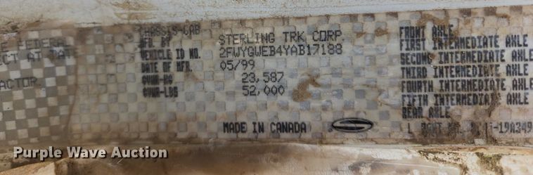 image for item ES2639 2000 Sterling A9522 semi truck