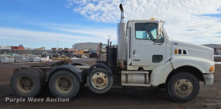 image for item ES2640 2000 Sterling A9522 semi truck