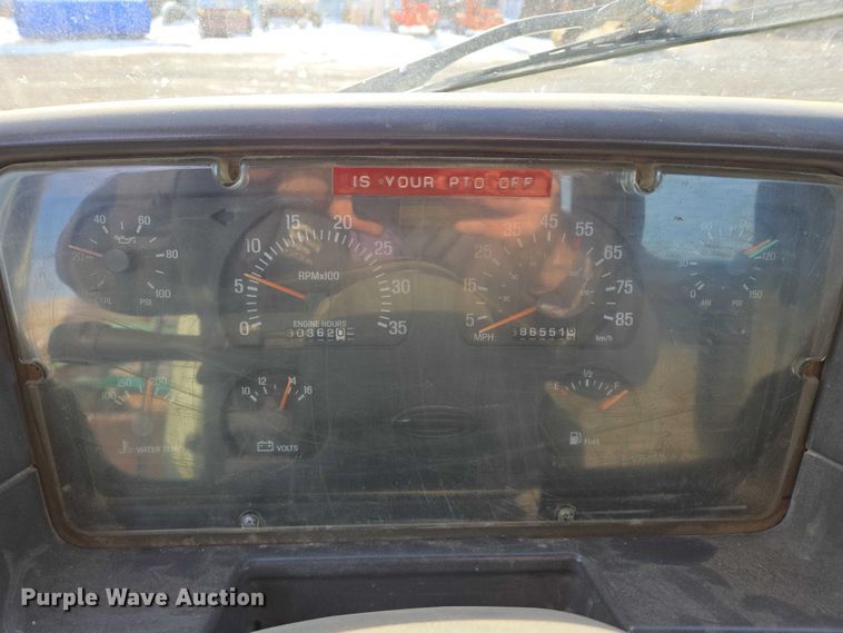 image for item ES2640 2000 Sterling A9522 semi truck