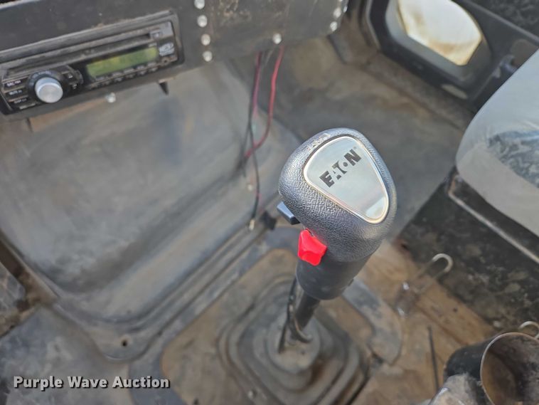 image for item ES2640 2000 Sterling A9522 semi truck