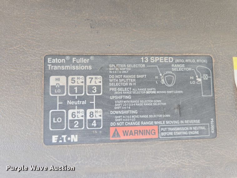 image for item ES2640 2000 Sterling A9522 semi truck