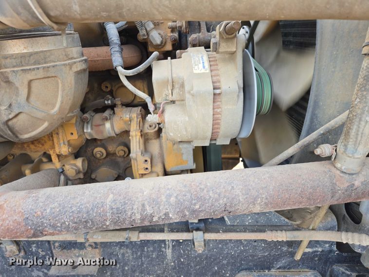 image for item ES2640 2000 Sterling A9522 semi truck