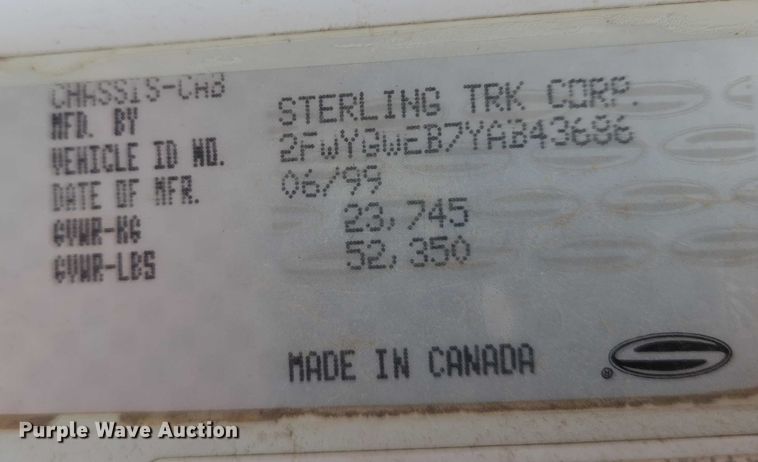 image for item ES2640 2000 Sterling A9522 semi truck