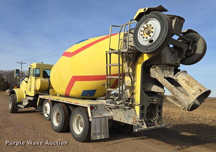 image for item ES2656 2006 Kenworth W900 ready mix truck