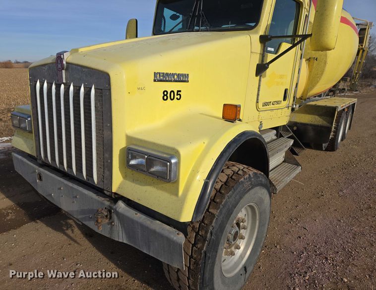 image for item ES2656 2006 Kenworth W900 ready mix truck