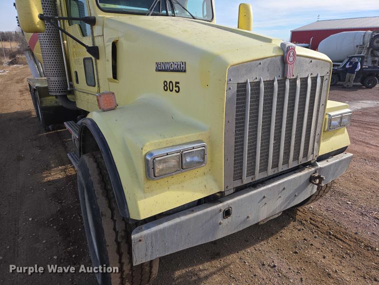 image for item ES2656 2006 Kenworth W900 ready mix truck