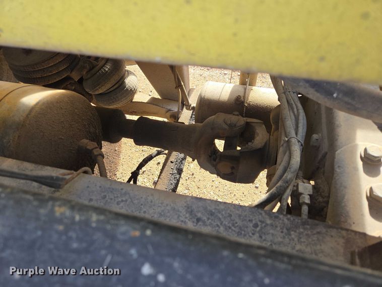 image for item ES2656 2006 Kenworth W900 ready mix truck