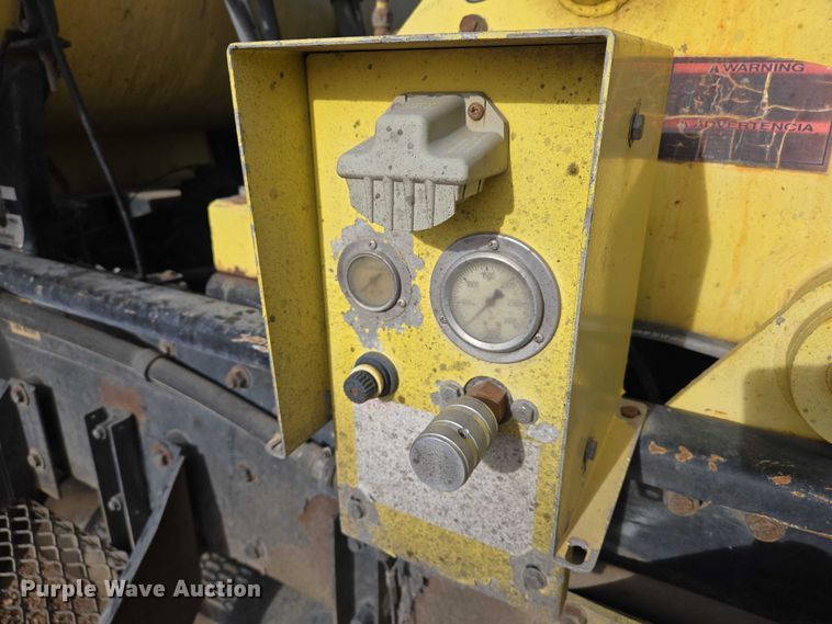 image for item ES2656 2006 Kenworth W900 ready mix truck