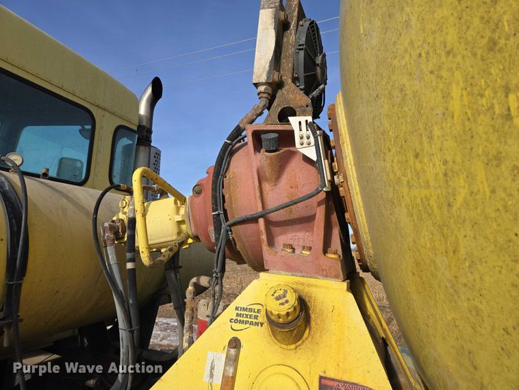 image for item ES2656 2006 Kenworth W900 ready mix truck