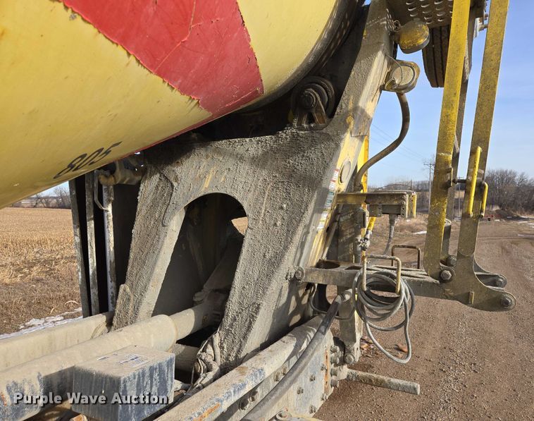 image for item ES2656 2006 Kenworth W900 ready mix truck