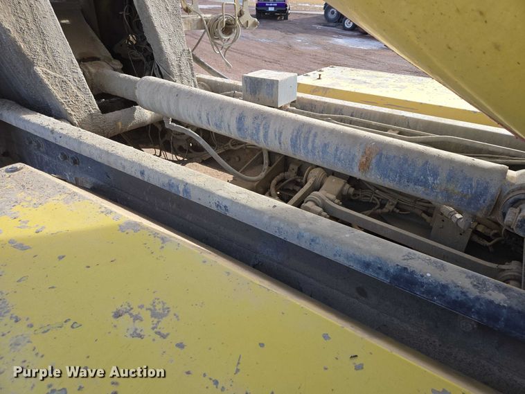 image for item ES2656 2006 Kenworth W900 ready mix truck