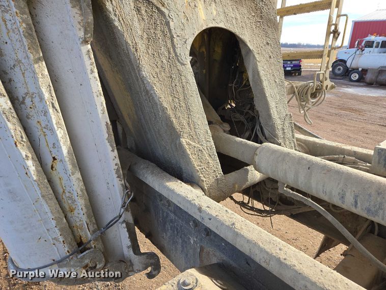 image for item ES2656 2006 Kenworth W900 ready mix truck