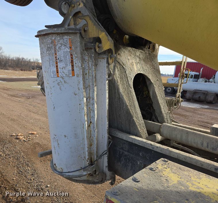 image for item ES2656 2006 Kenworth W900 ready mix truck