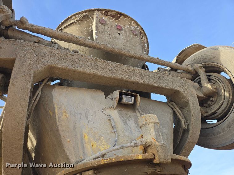 image for item ES2656 2006 Kenworth W900 ready mix truck