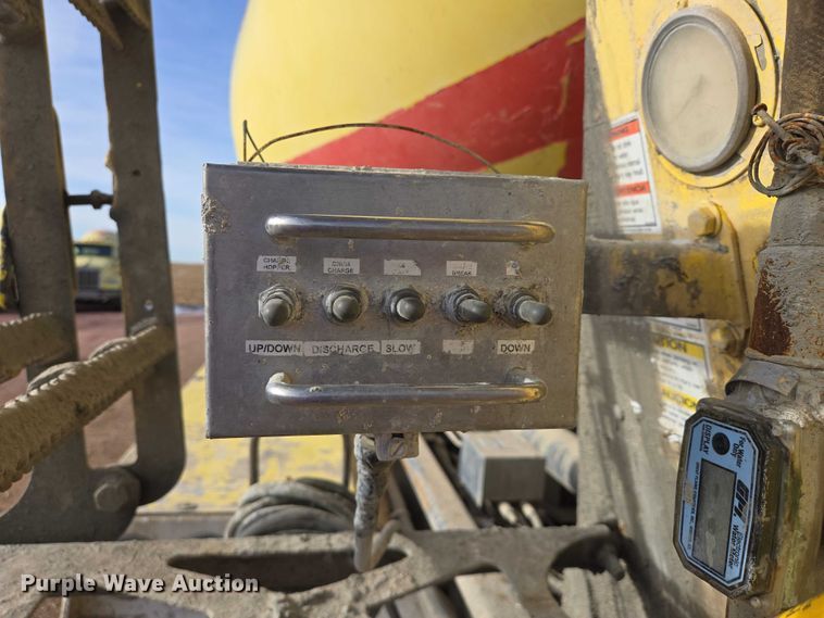 image for item ES2656 2006 Kenworth W900 ready mix truck