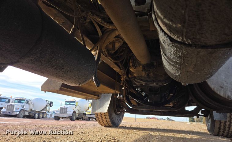 image for item ES2656 2006 Kenworth W900 ready mix truck