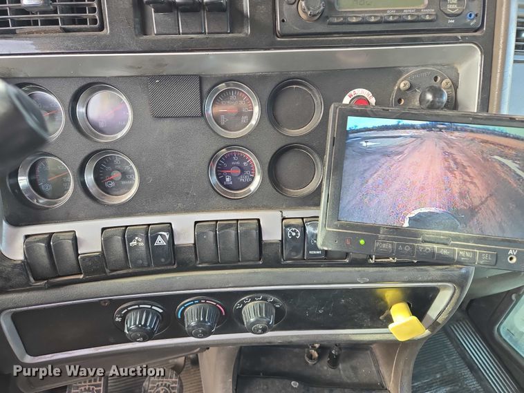 image for item ES2656 2006 Kenworth W900 ready mix truck