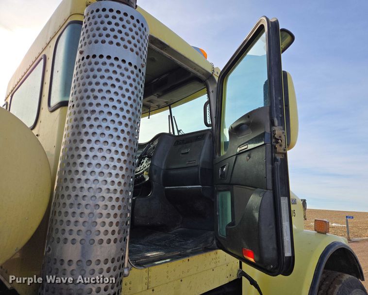 image for item ES2656 2006 Kenworth W900 ready mix truck