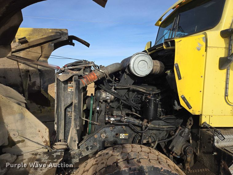 image for item ES2656 2006 Kenworth W900 ready mix truck