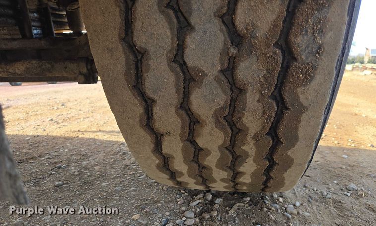 image for item ES2656 2006 Kenworth W900 ready mix truck