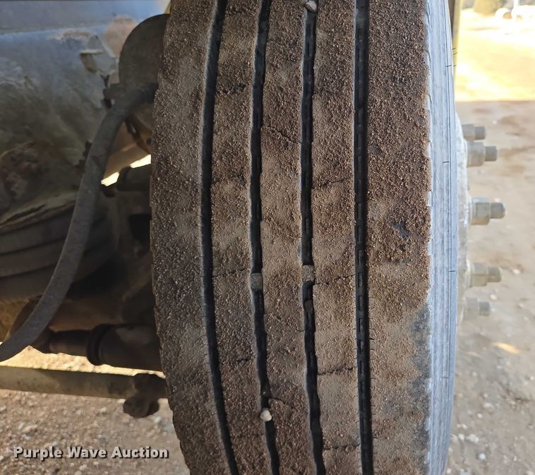 image for item ES2656 2006 Kenworth W900 ready mix truck