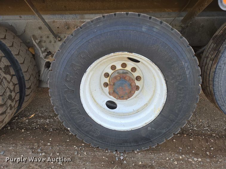 image for item ES2656 2006 Kenworth W900 ready mix truck