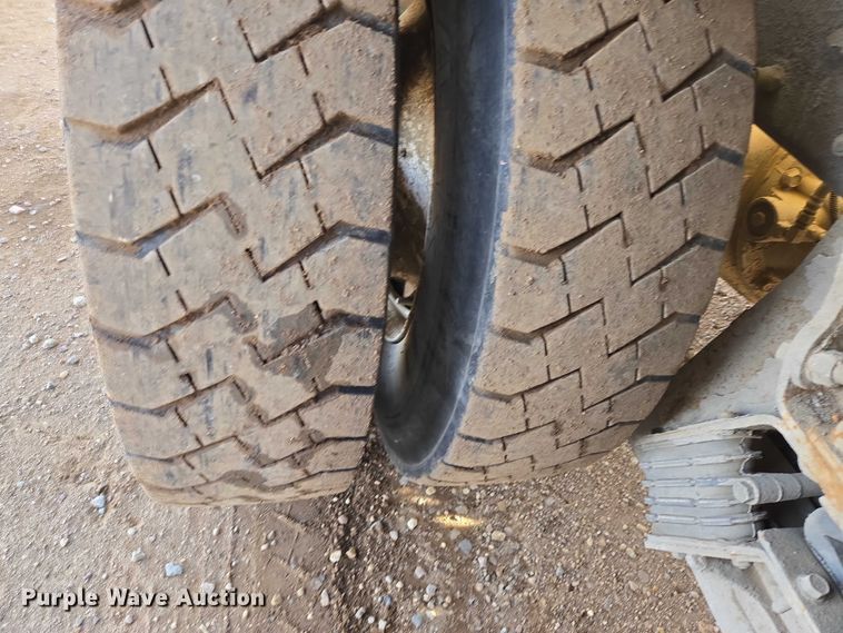 image for item ES2656 2006 Kenworth W900 ready mix truck