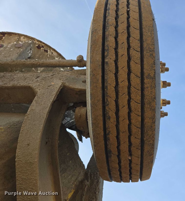 image for item ES2656 2006 Kenworth W900 ready mix truck