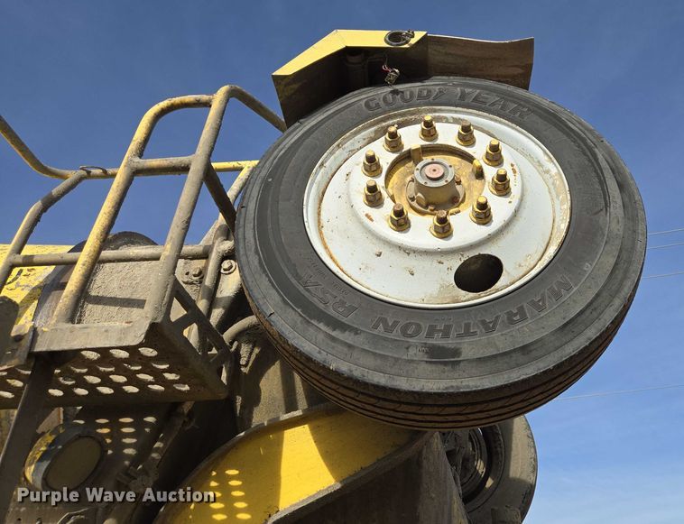 image for item ES2656 2006 Kenworth W900 ready mix truck