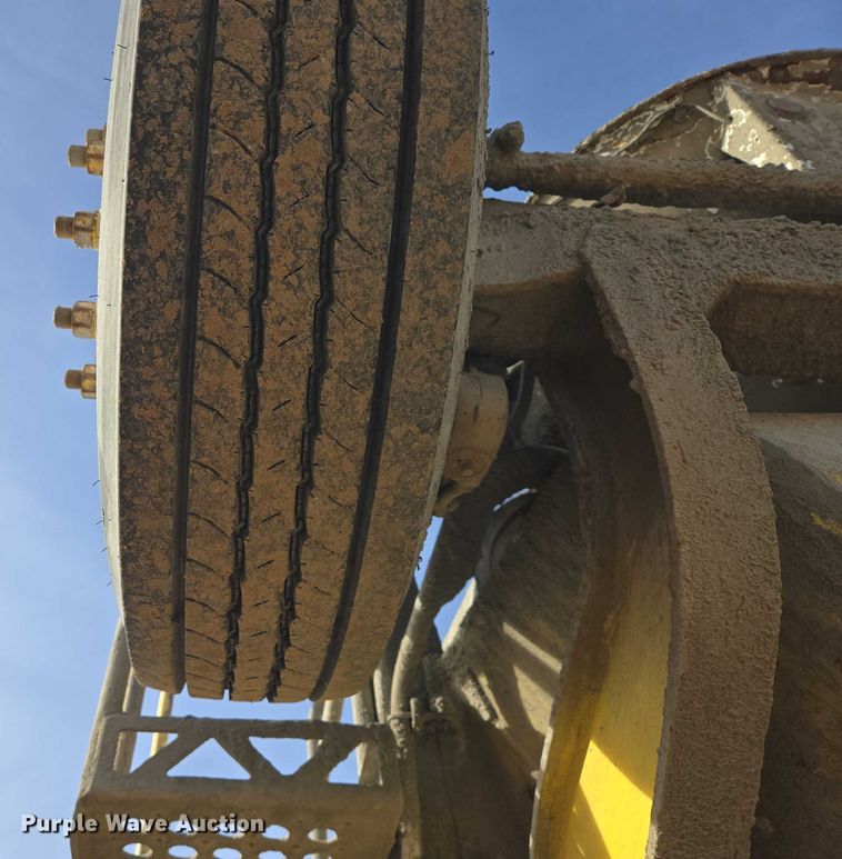 image for item ES2656 2006 Kenworth W900 ready mix truck