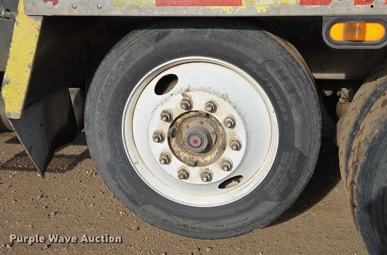 image for item ES2656 2006 Kenworth W900 ready mix truck