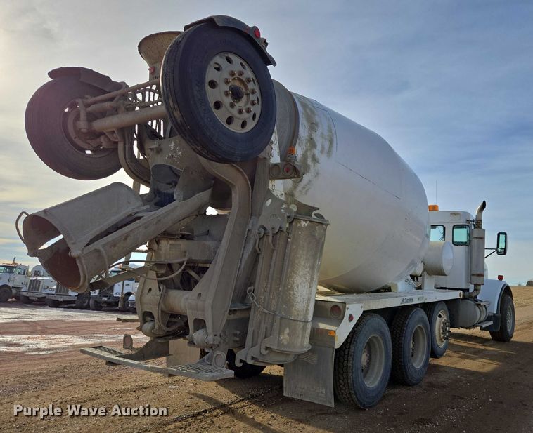 image for item ES2657 2003 Kenworth W900 ready mix truck