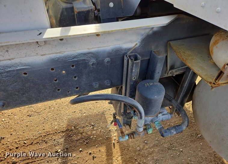 image for item ES2657 2003 Kenworth W900 ready mix truck