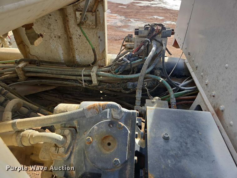 image for item ES2657 2003 Kenworth W900 ready mix truck