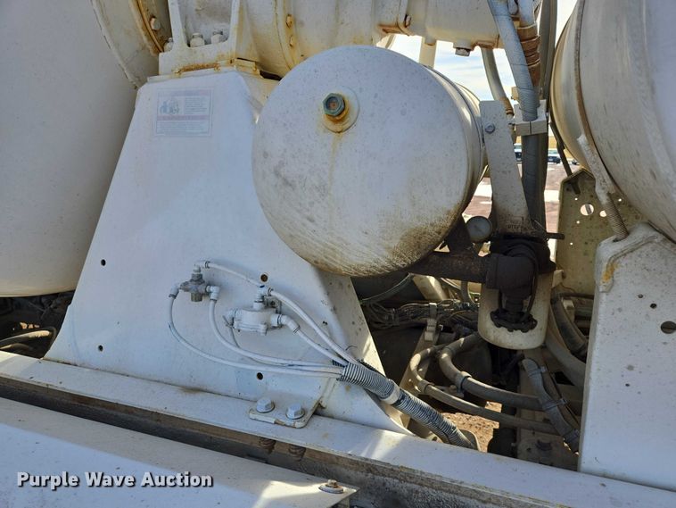 image for item ES2657 2003 Kenworth W900 ready mix truck